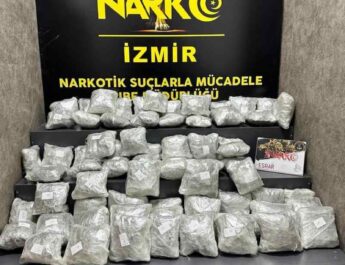 İzmir'de Büyük Narkotik Operasyonu: 107 Şüpheli Gözaltına Alındı